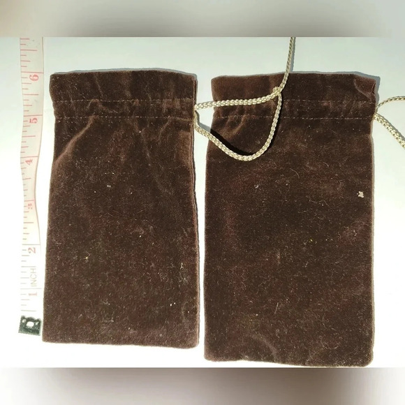 Set of two velvet  brown pouches - Picture 2 of 3